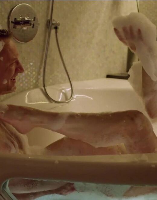 Марина Ворожищева в ванной из сериала «Клиника счастья»