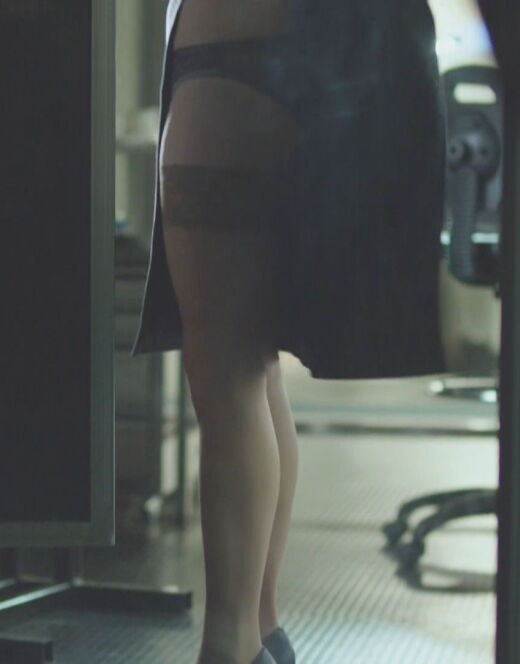 Агне Грудите в нижнем белье из сериала «Нюхач»