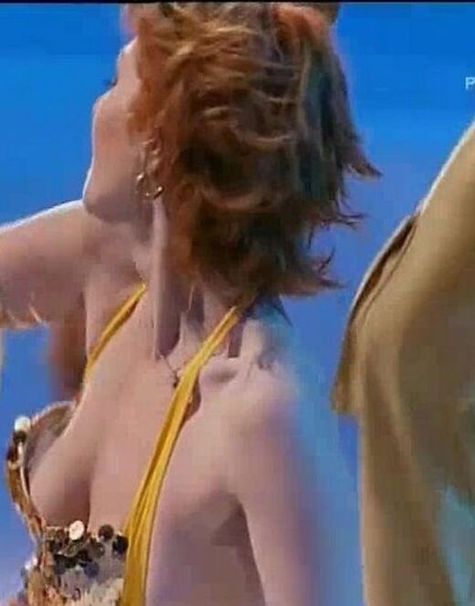 Засвет груди Амалии Мордвиновой из телешоу «Танцы на льду»