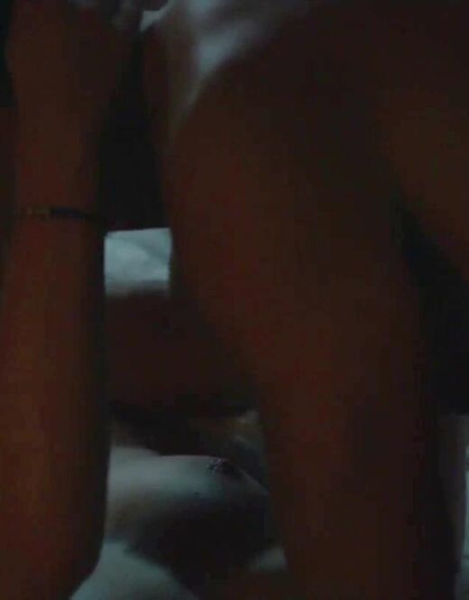 Голая Имоджен Путс в постельной сцене из фильма «Фрэнк и Лола» (грудь)