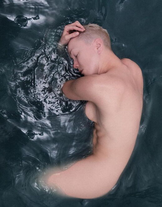 Горячие фото Дарьи Мороз в белье и купальнике